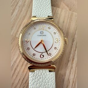 Cabochon ladies gold tone white leather watch NEW BATTERY